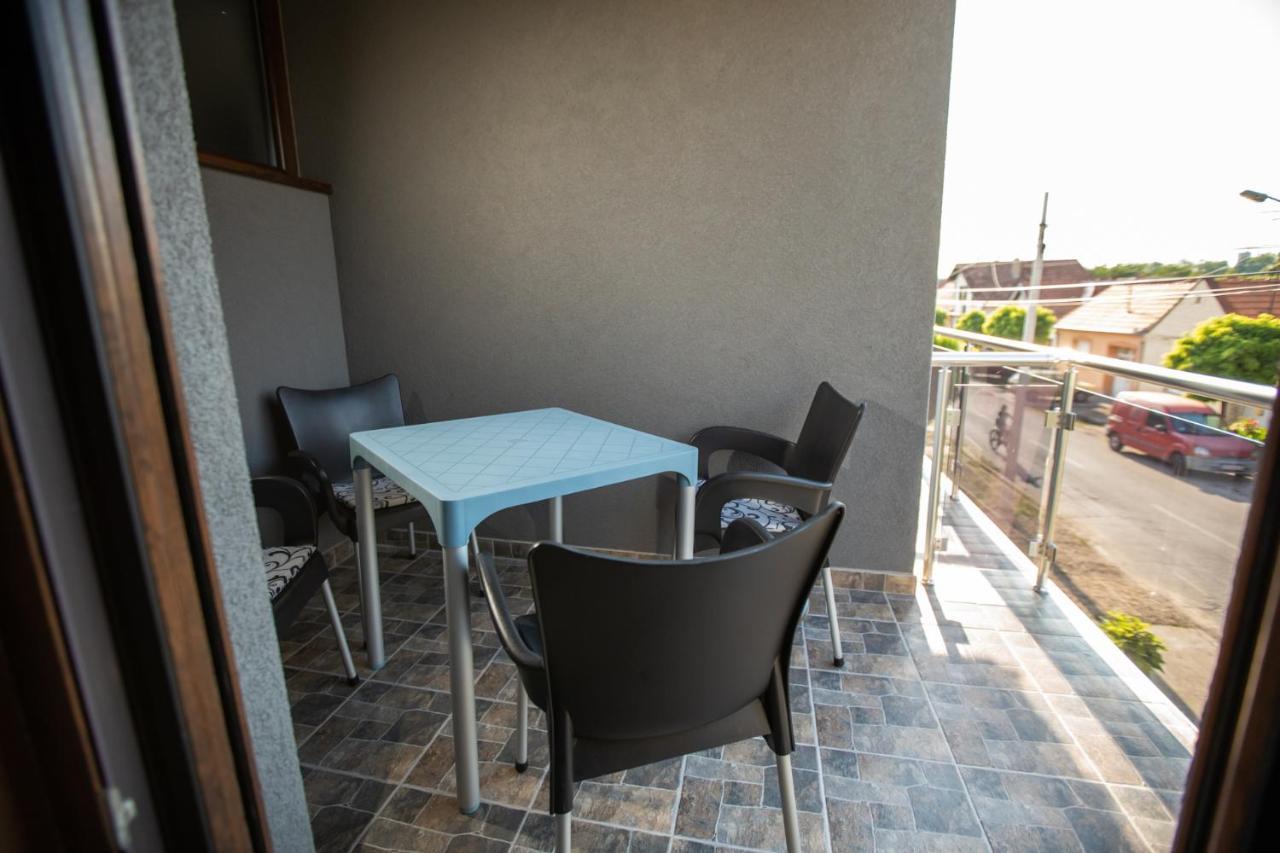 Vila Todorovic Bela Crkva  Luaran gambar